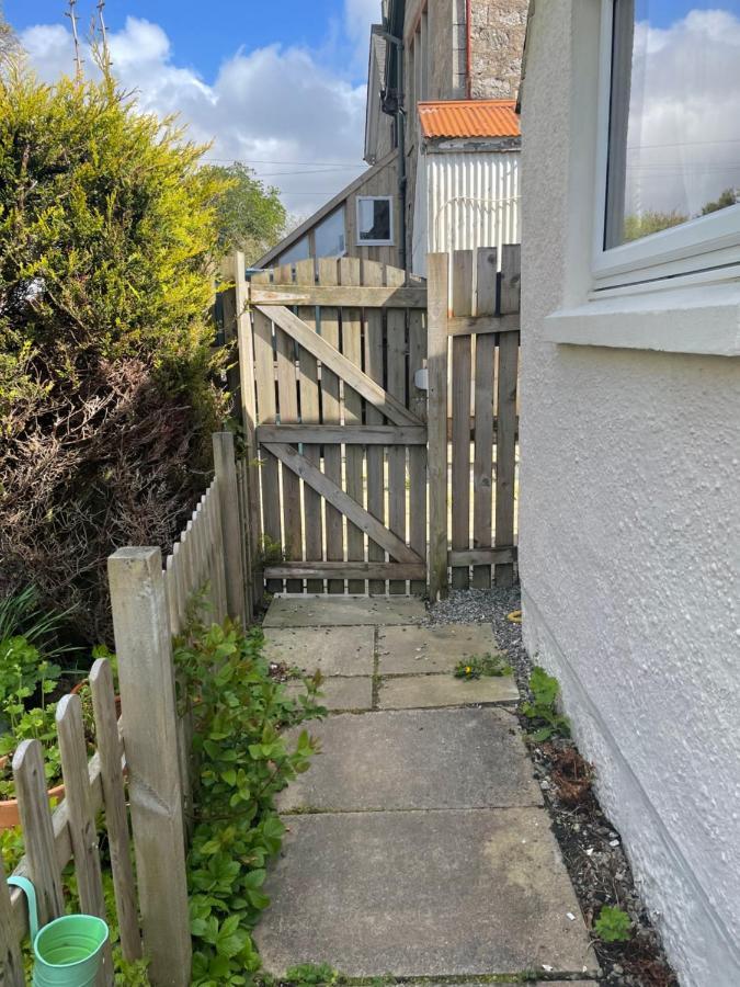 Newsagents Flat Appartement Lairg Buitenkant foto